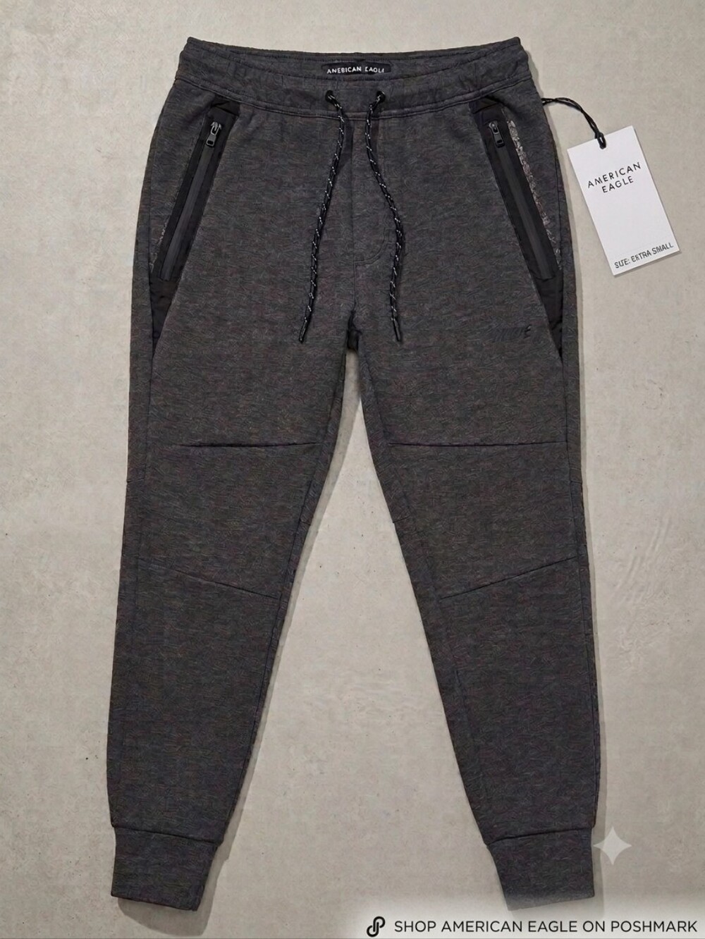 AMERICAN EAGLE Charcoal Gray Active Tech Knit Joggers - Size XS